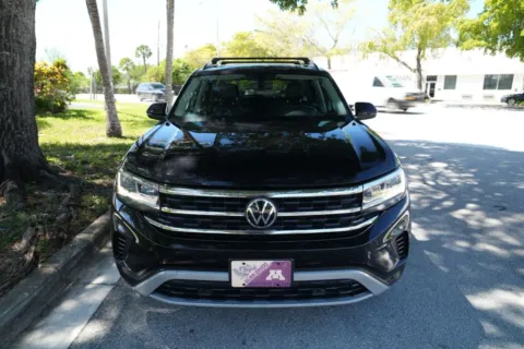 Another view of 2021 Volkswagen Atlas SE w/Tech Pkg Sport Utility 4D for sale in North Miami Beach, FL at Wanted Cars