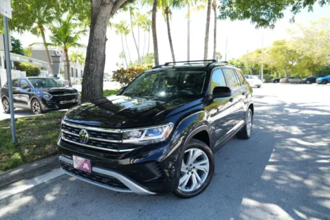 Black 2021 Volkswagen Atlas SE w/Tech Pkg Sport Utility 4D for sale in North Miami Beach, FL
