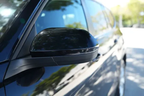 More photos of 2021 Volkswagen Atlas SE w/Tech Pkg Sport Utility 4D at Wanted Cars, FL