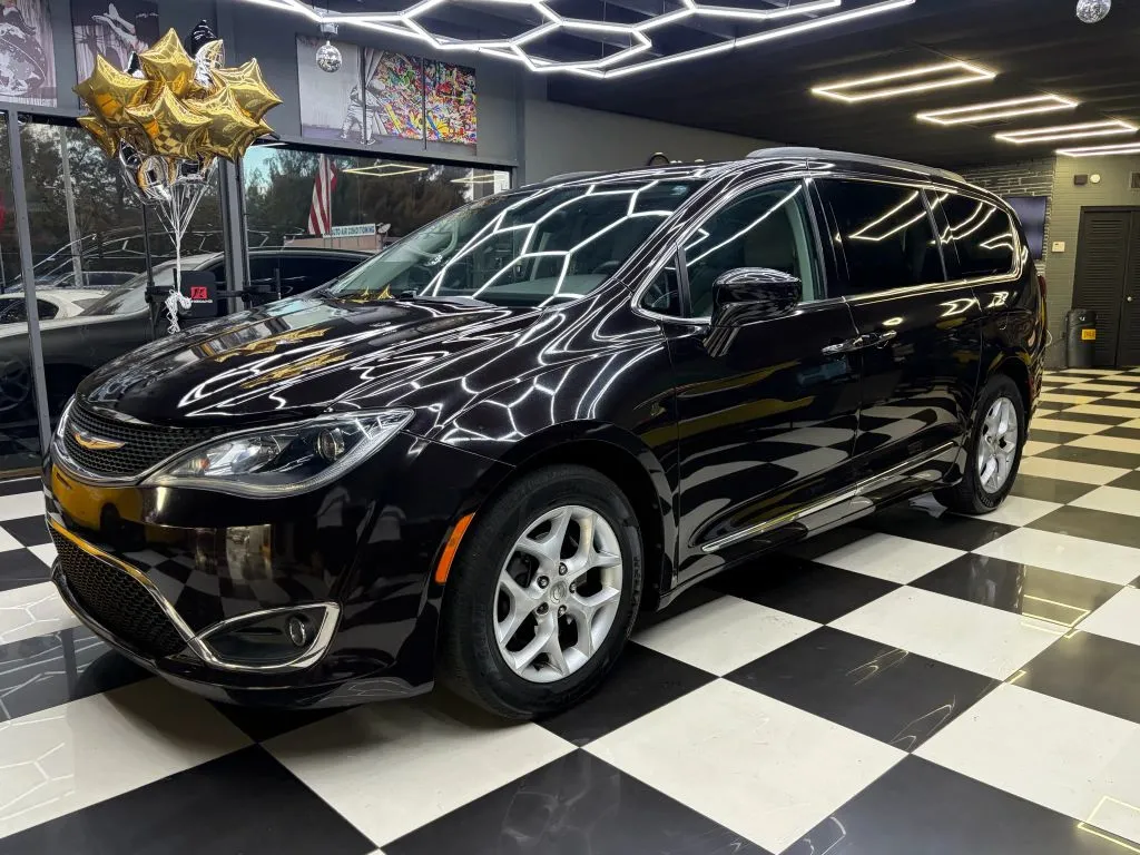 Black 2017 Chrysler Pacifica Touring-L Minivan 4D for sale in North Miami Beach, FL