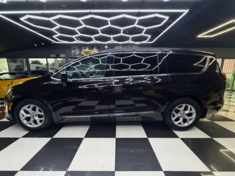 Photos of 2017 Chrysler Pacifica Touring-L Minivan 4D for sale in North Miami Beach, FL at Wanted Cars