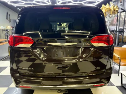 More photos of 2017 Chrysler Pacifica Touring-L Minivan 4D at Wanted Cars, FL