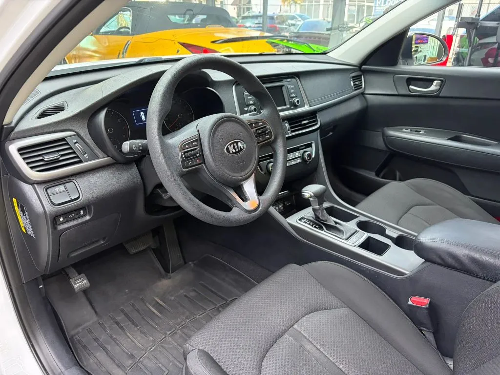2016 Kia Optima LX - Photo 20