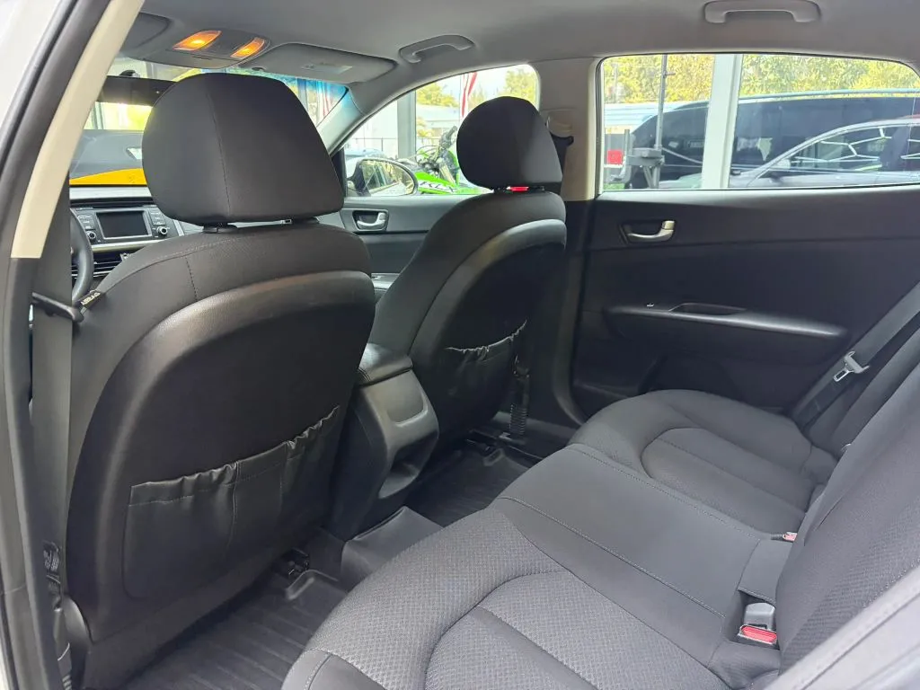 2016 Kia Optima LX - Photo 15