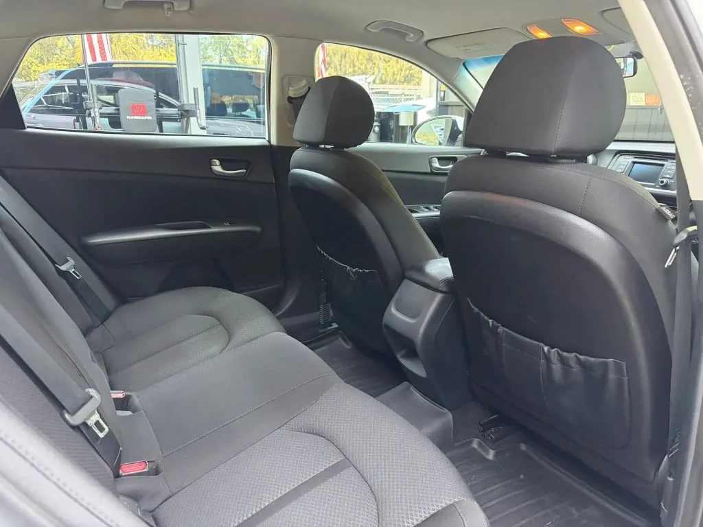 2016 Kia Optima LX - Photo 31