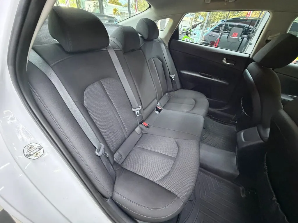 2016 Kia Optima LX - Photo 34