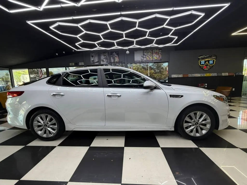2016 Kia Optima LX - Photo 8
