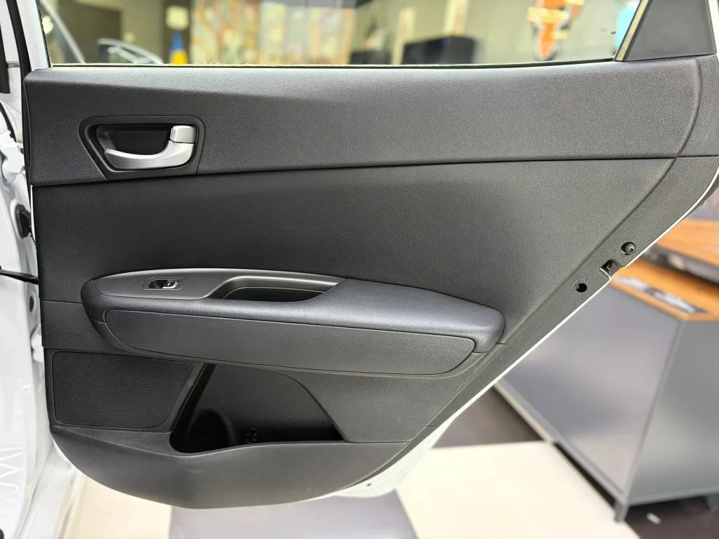 2016 Kia Optima LX - Photo 30