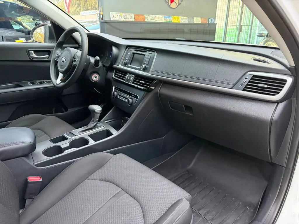 2016 Kia Optima LX - Photo 36