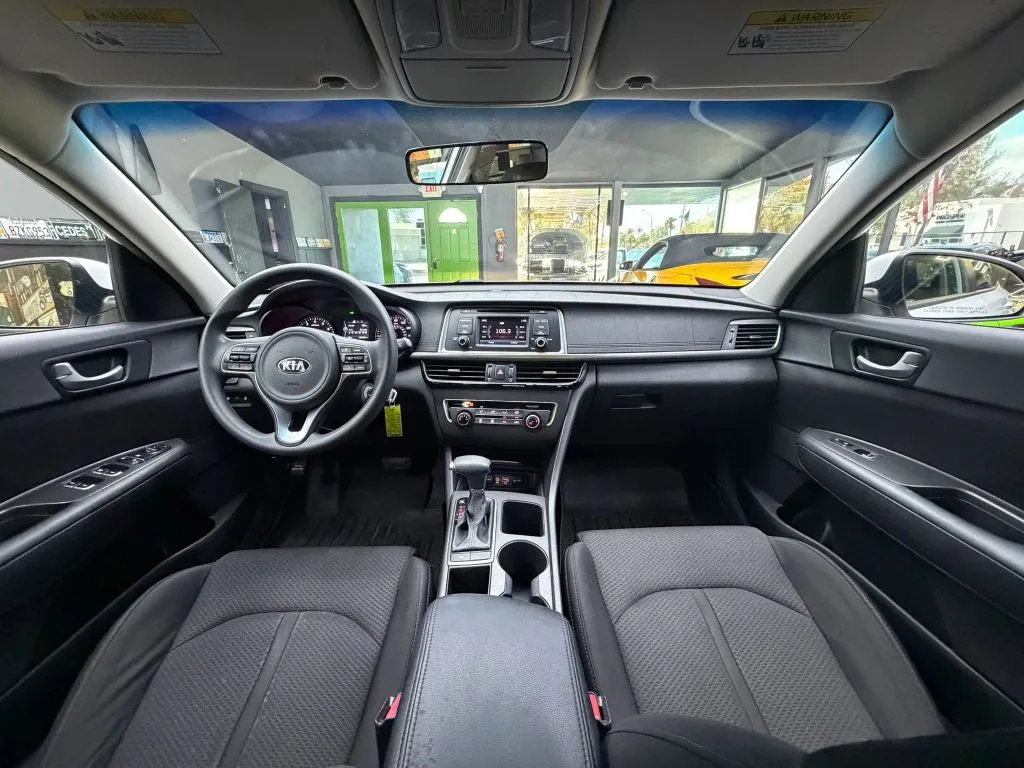 2016 Kia Optima LX - Photo 23