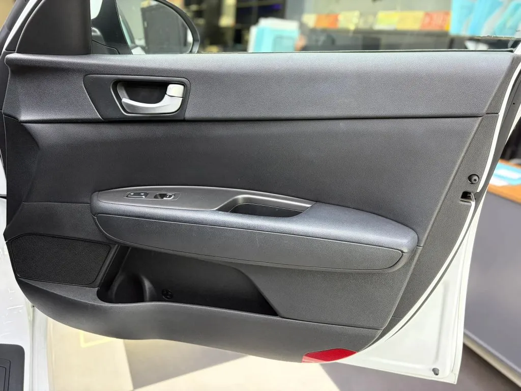 2016 Kia Optima LX - Photo 35