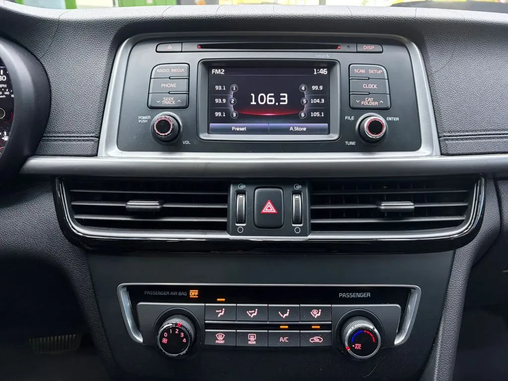 2016 Kia Optima LX - Photo 28