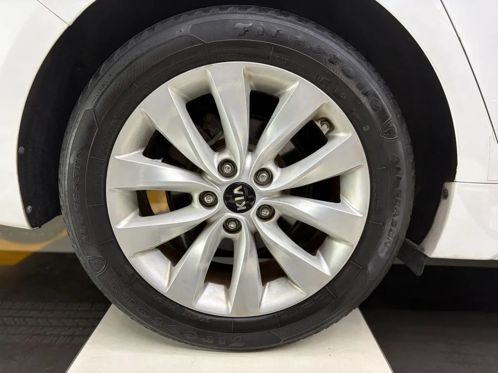 2016 Kia Optima LX - Photo 13