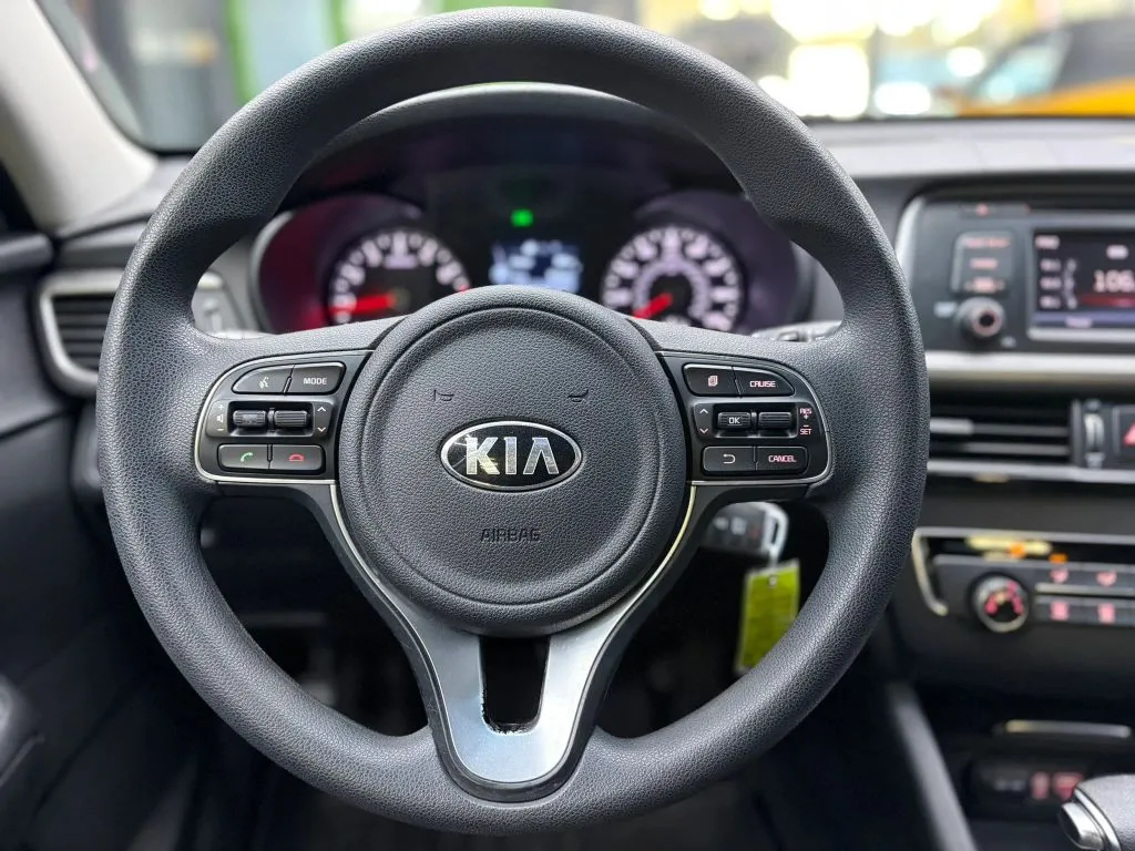 2016 Kia Optima LX - Photo 25
