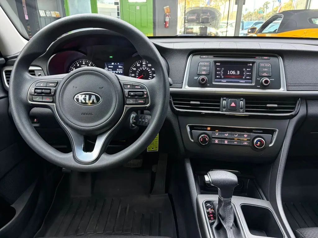 2016 Kia Optima LX - Photo 24