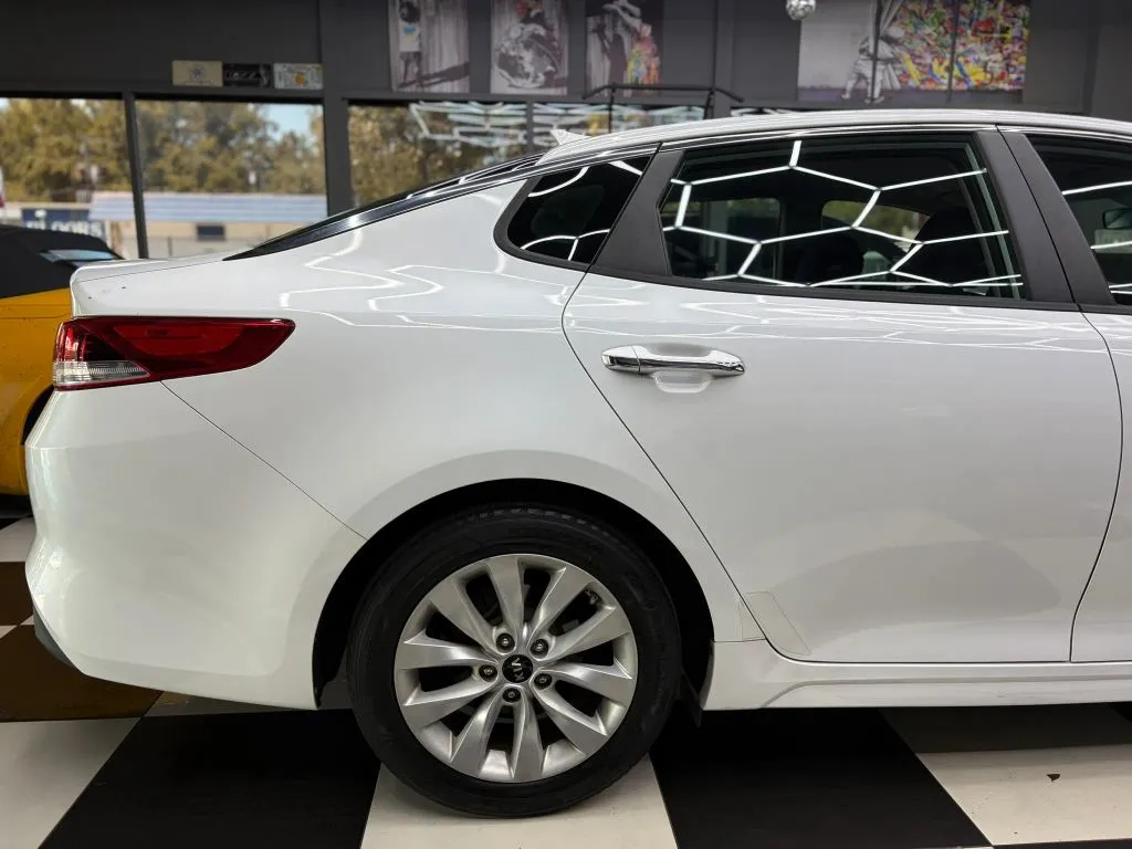 2016 Kia Optima LX - Photo 10