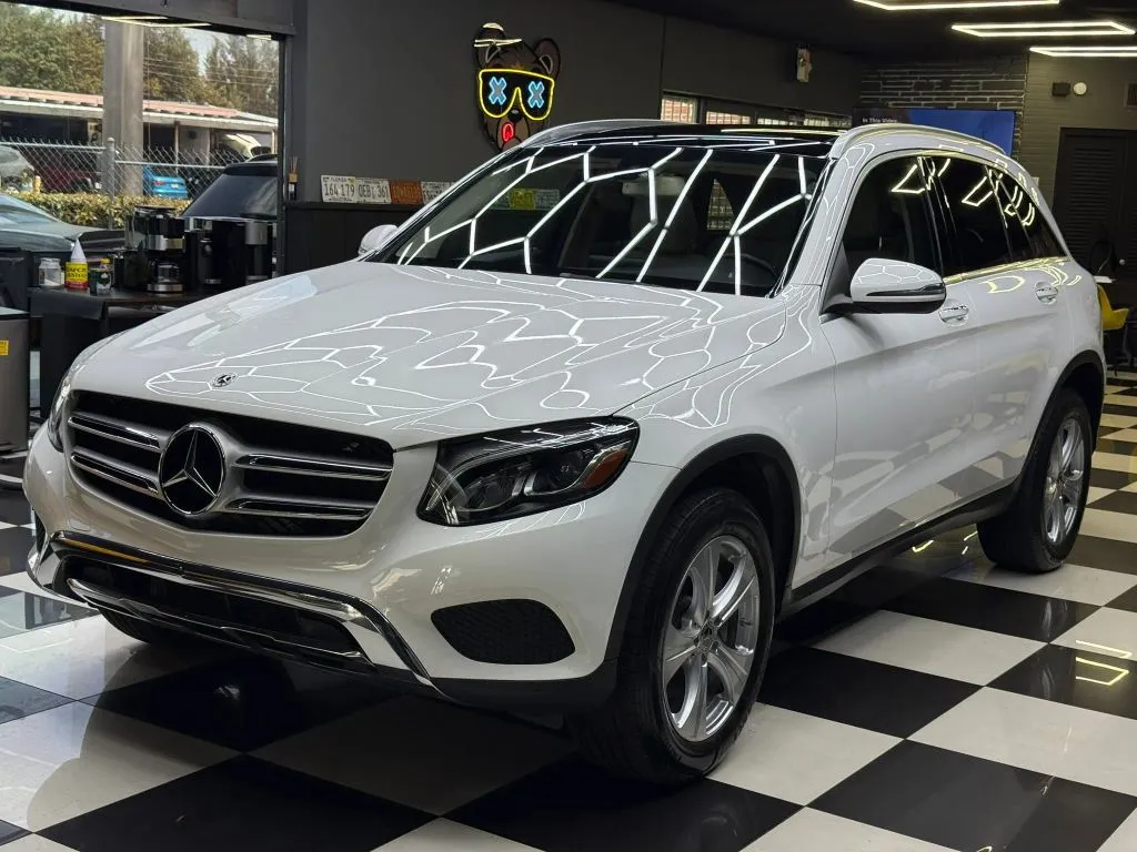 2018 Mercedes-Benz GLC GLC300's photo