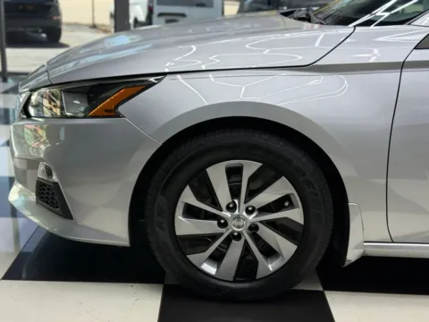 More photos of 2021 Nissan Altima 2.5 S Sedan 4D at Wanted Cars, FL