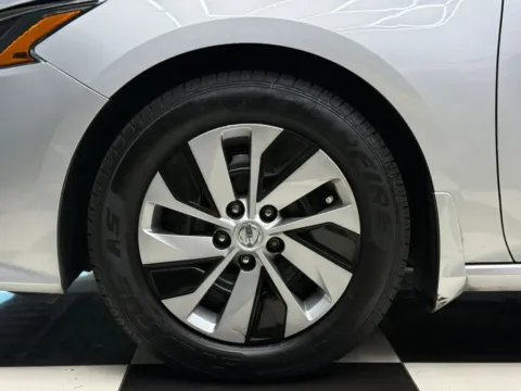 More photos of 2021 Nissan Altima 2.5 S Sedan 4D at Wanted Cars, FL