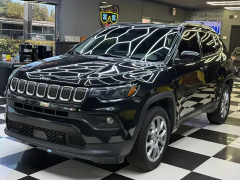 Black 2022 Jeep Compass Latitude Lux Sport Utility 4D for sale in North Miami Beach, FL