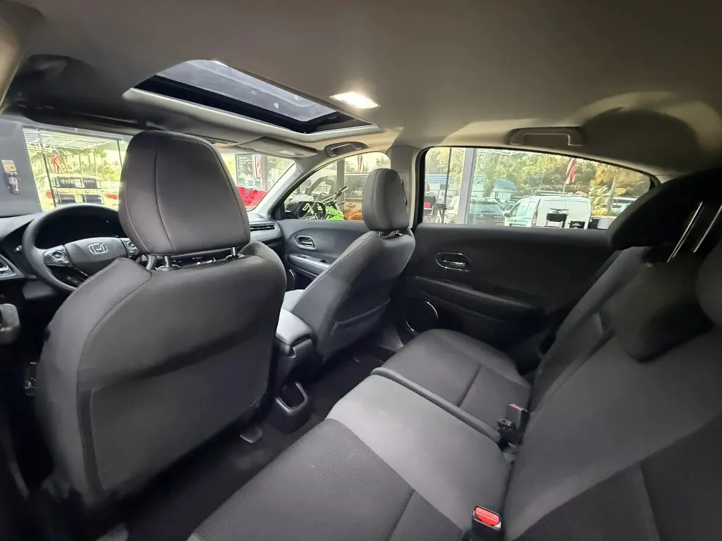 2021 Honda HR-V EX - Photo 13