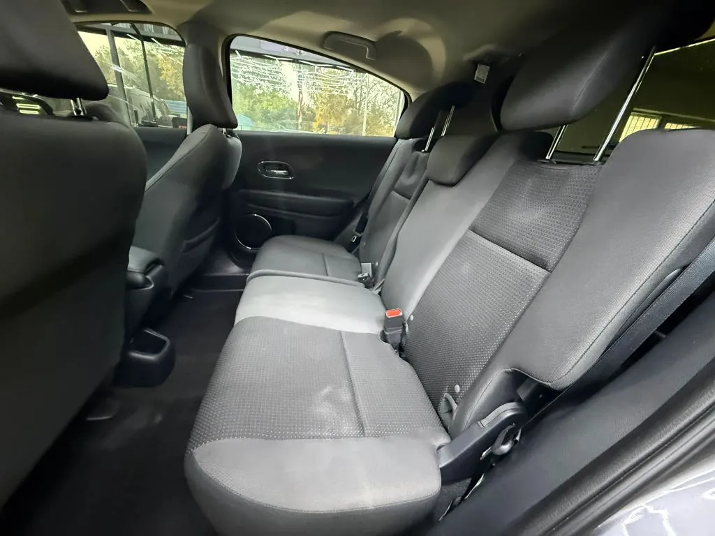 2021 Honda HR-V EX - Photo 12
