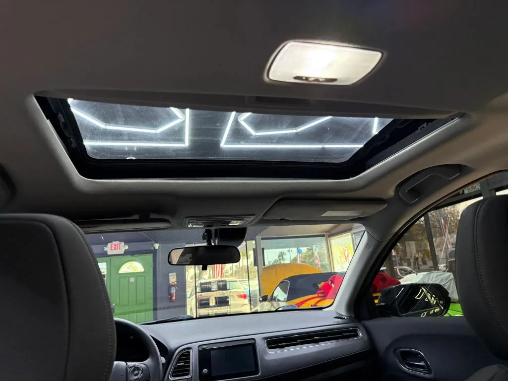 2021 Honda HR-V EX - Photo 18