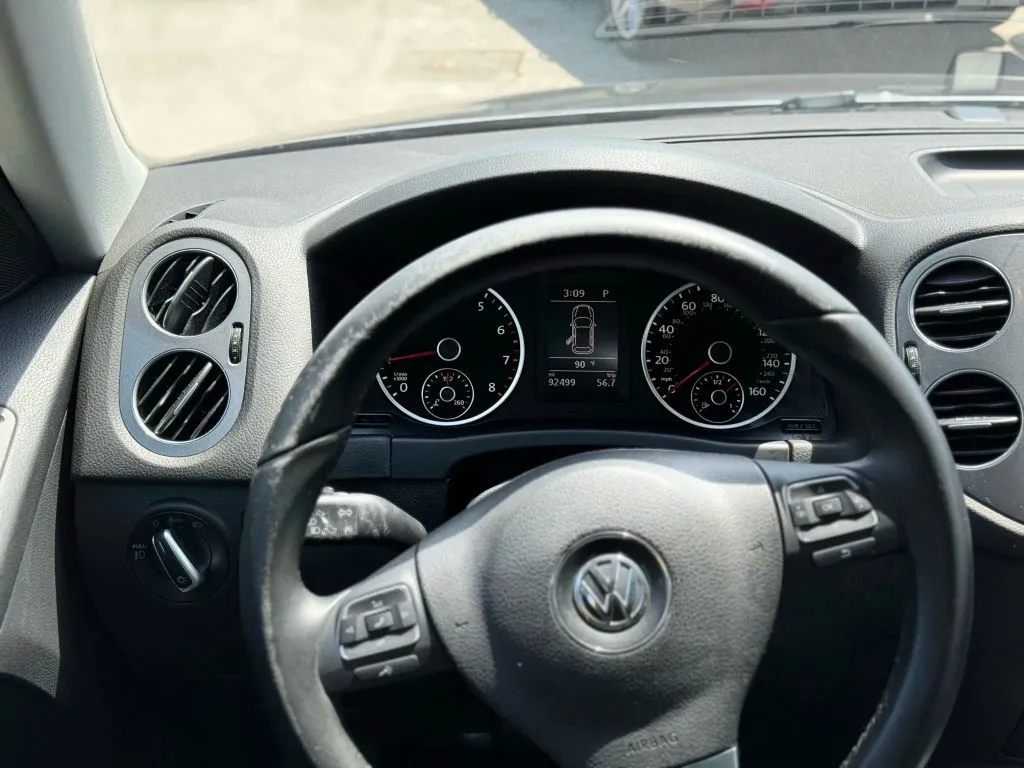 2016 Volkswagen Tiguan SE Sport photo 18