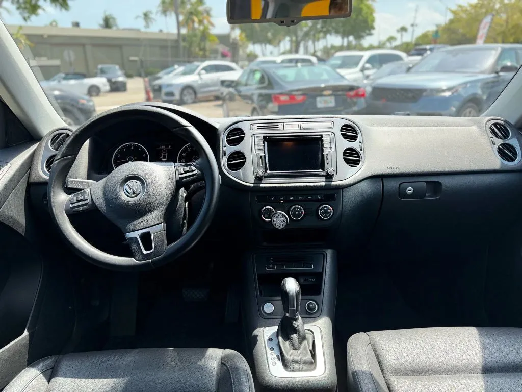 2016 Volkswagen Tiguan SE Sport photo 11