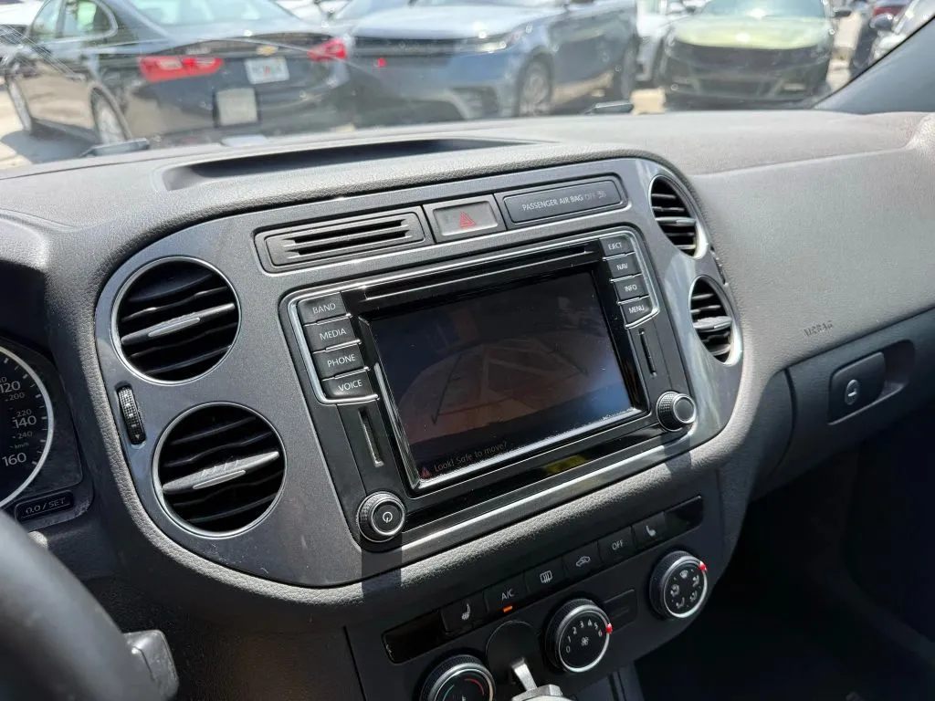 2016 Volkswagen Tiguan SE Sport photo 7