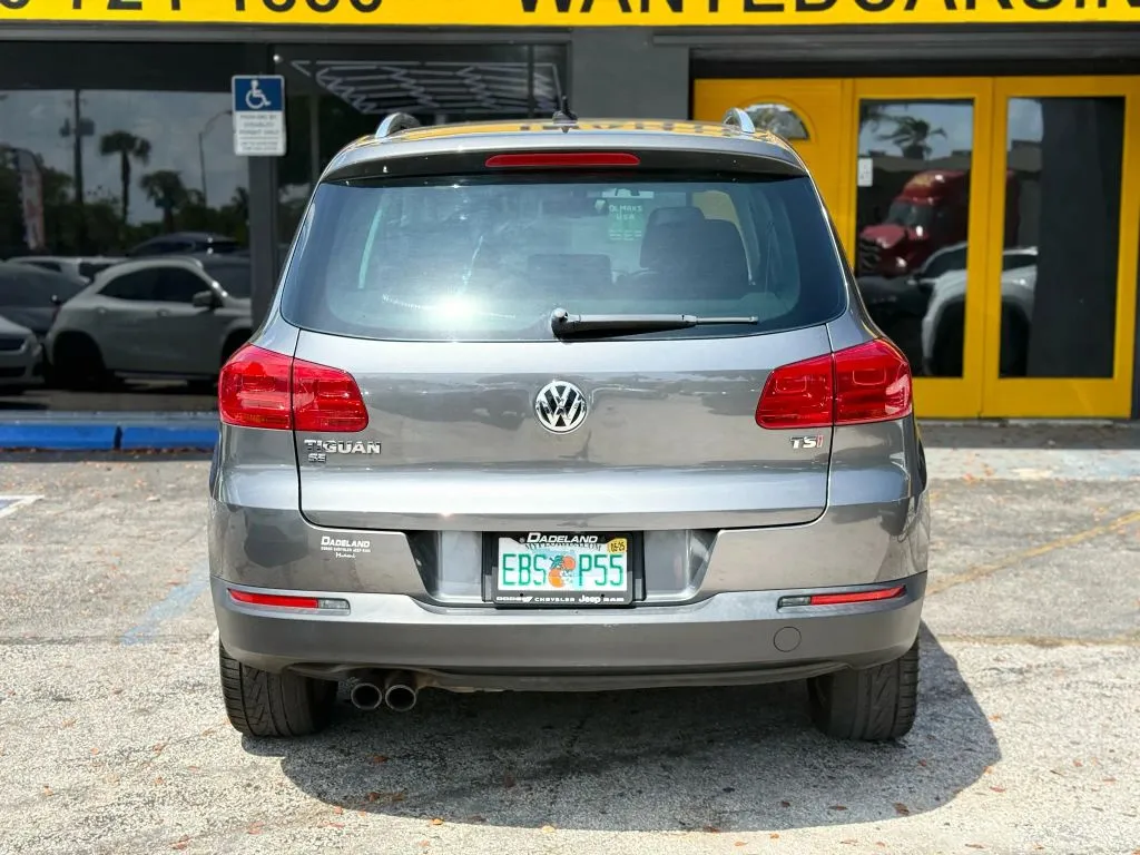2016 Volkswagen Tiguan SE Sport photo 13