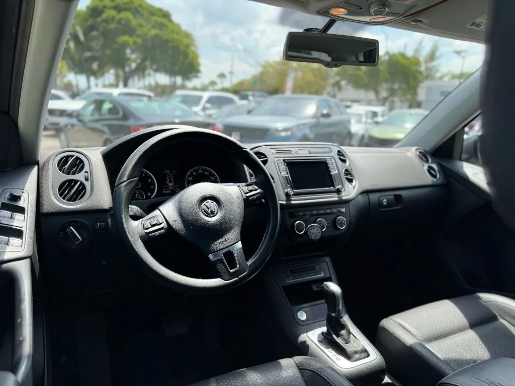 2016 Volkswagen Tiguan SE Sport photo 17