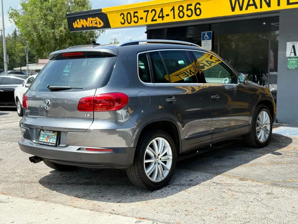 2016 Volkswagen Tiguan SE Sport photo 6