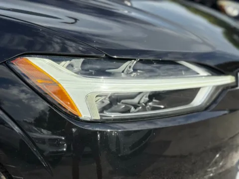 More photos of 2018 Volvo XC60 T5 Inscription Sport Utility 4D at Wanted Cars, FL