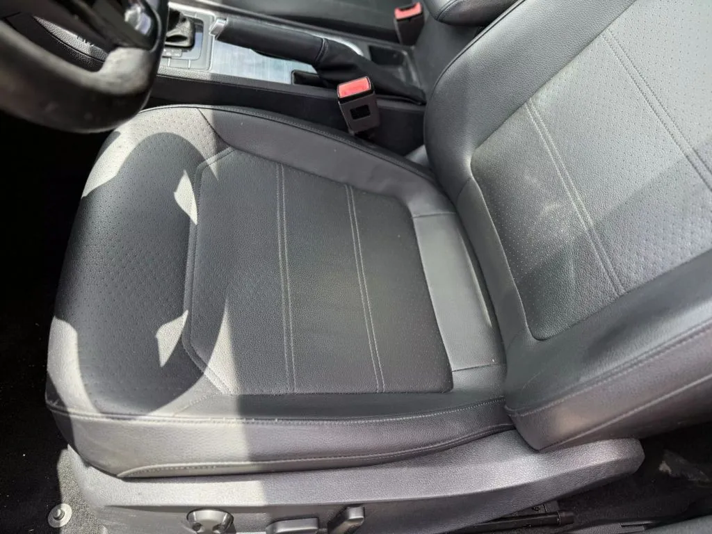 2018 Volkswagen Passat 2.0T photo 18
