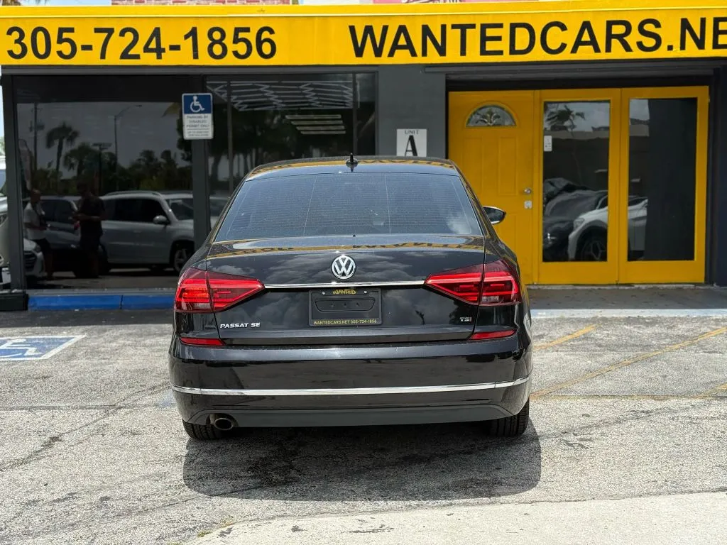 2018 Volkswagen Passat 2.0T photo 14
