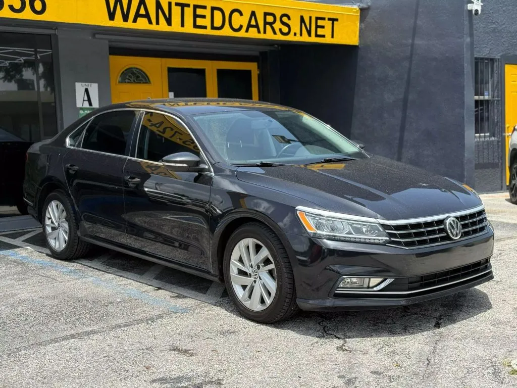 2018 Volkswagen Passat 2.0T photo 13