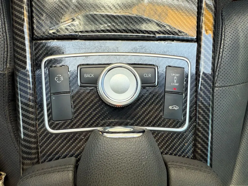2010 Mercedes Benz E 550 Sedan photo 24