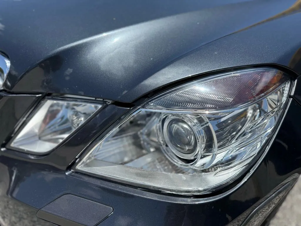 2010 Mercedes Benz E 550 Sedan photo 11