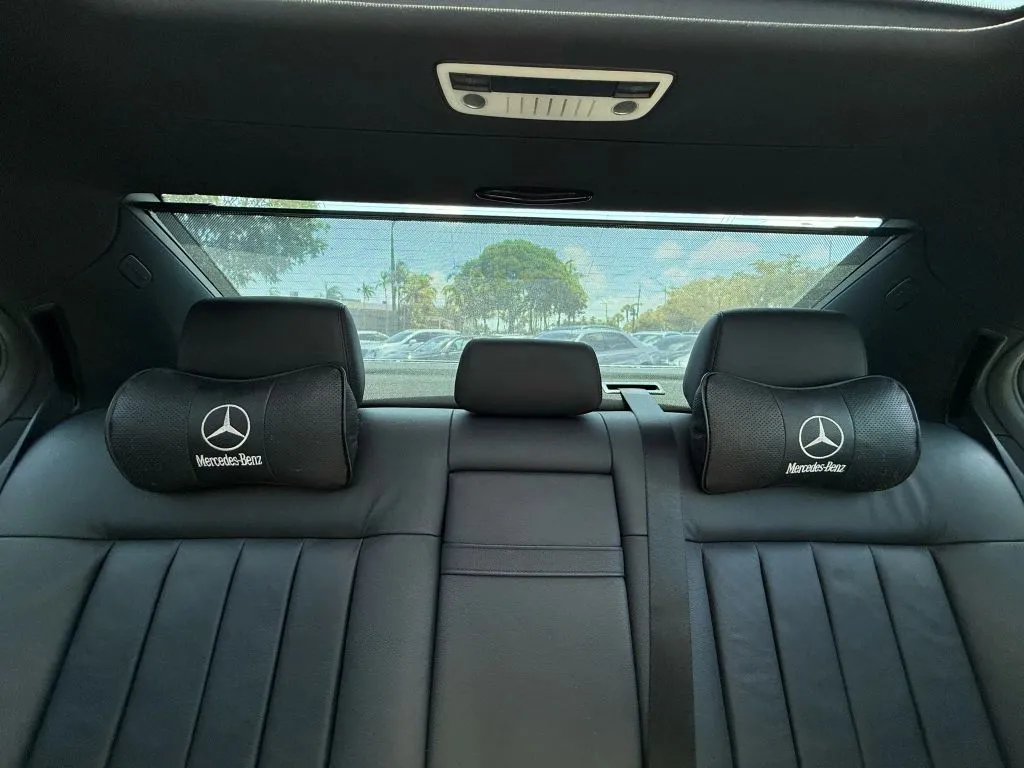 2010 Mercedes Benz E 550 Sedan photo 6