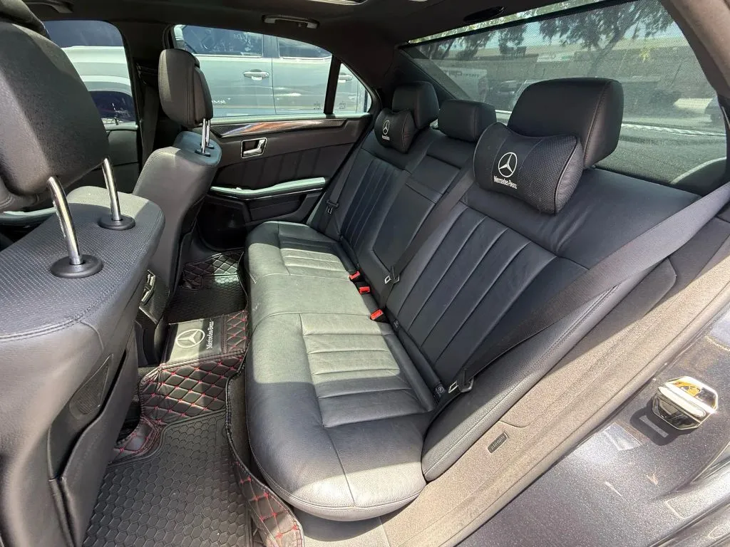 2010 Mercedes Benz E 550 Sedan photo 5