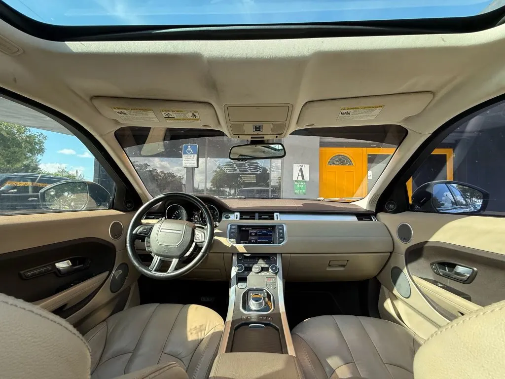 2014 Land Rover Range Rover Evoque Pure Plus photo 18
