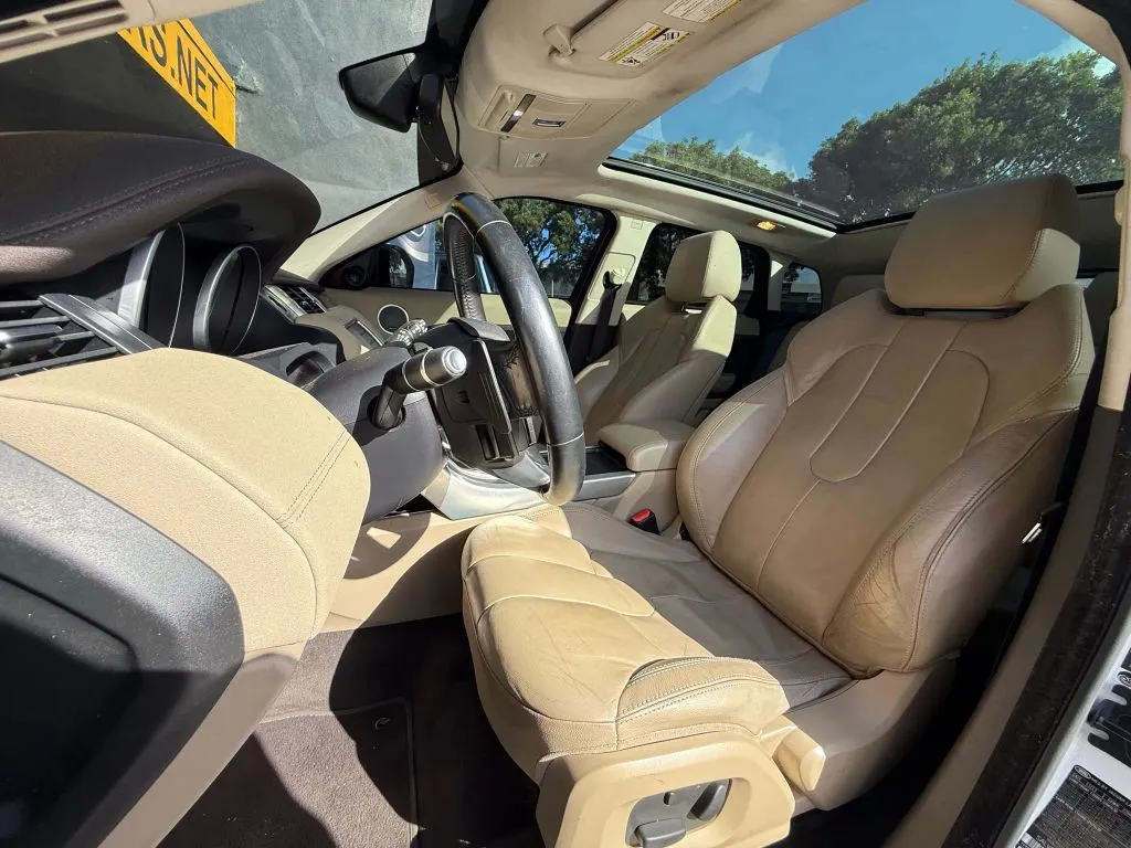 2014 Land Rover Range Rover Evoque Pure Plus photo 19