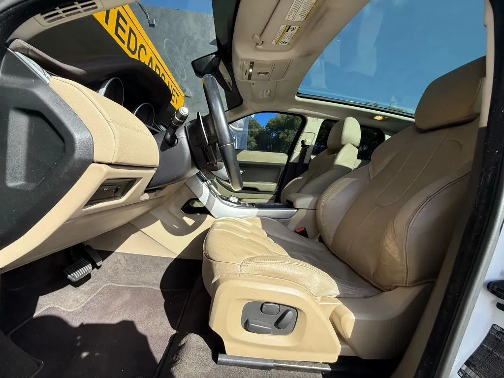 2014 Land Rover Range Rover Evoque Pure Plus photo 4