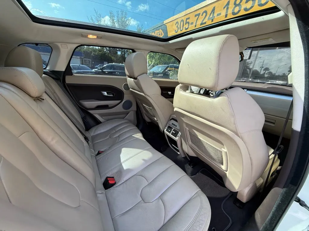 2014 Land Rover Range Rover Evoque Pure Plus photo 17