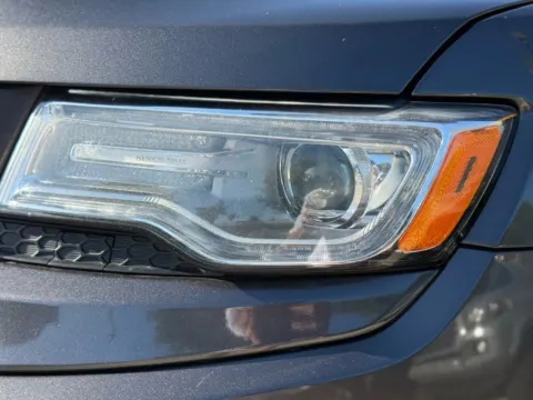 More photos of 2015 Jeep Grand Cherokee Overland Sport Utility 4D at Wanted Cars, FL