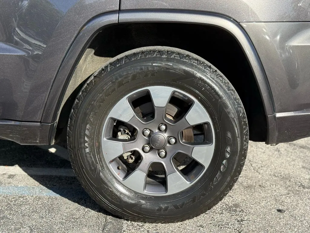 2015 Jeep Grand Cherokee Overland Sport photo 26
