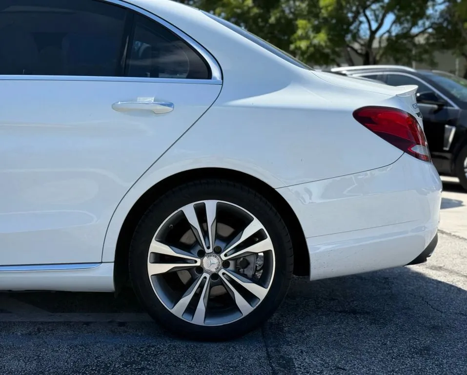2016 Mercedes Benz C 300 Sedan photo 23