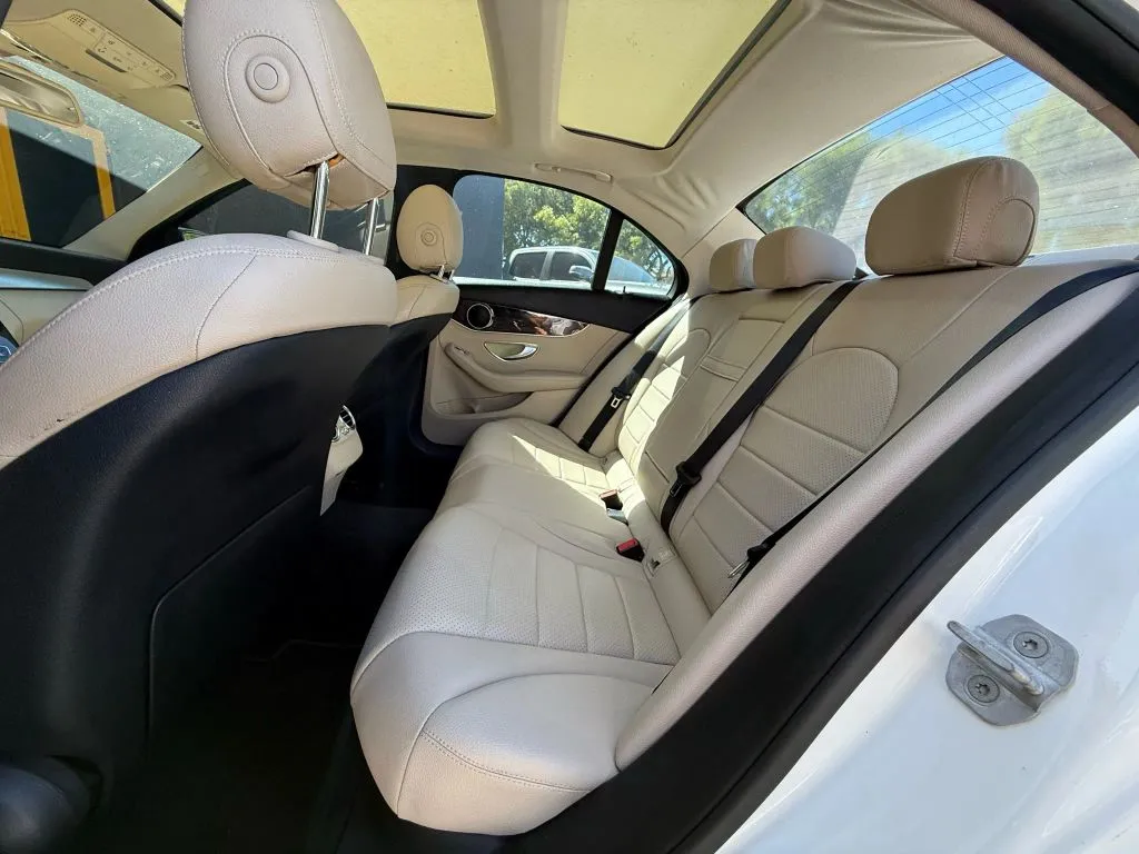 2016 Mercedes Benz C 300 Sedan photo 18