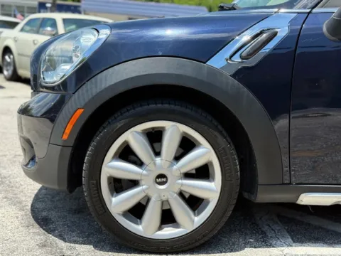 More photos of 2015 MINI Countryman Cooper Hatchback 4D at Wanted Cars, FL